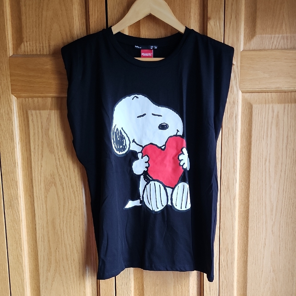 Peanuts Snoopy Medium Black T- Shirt